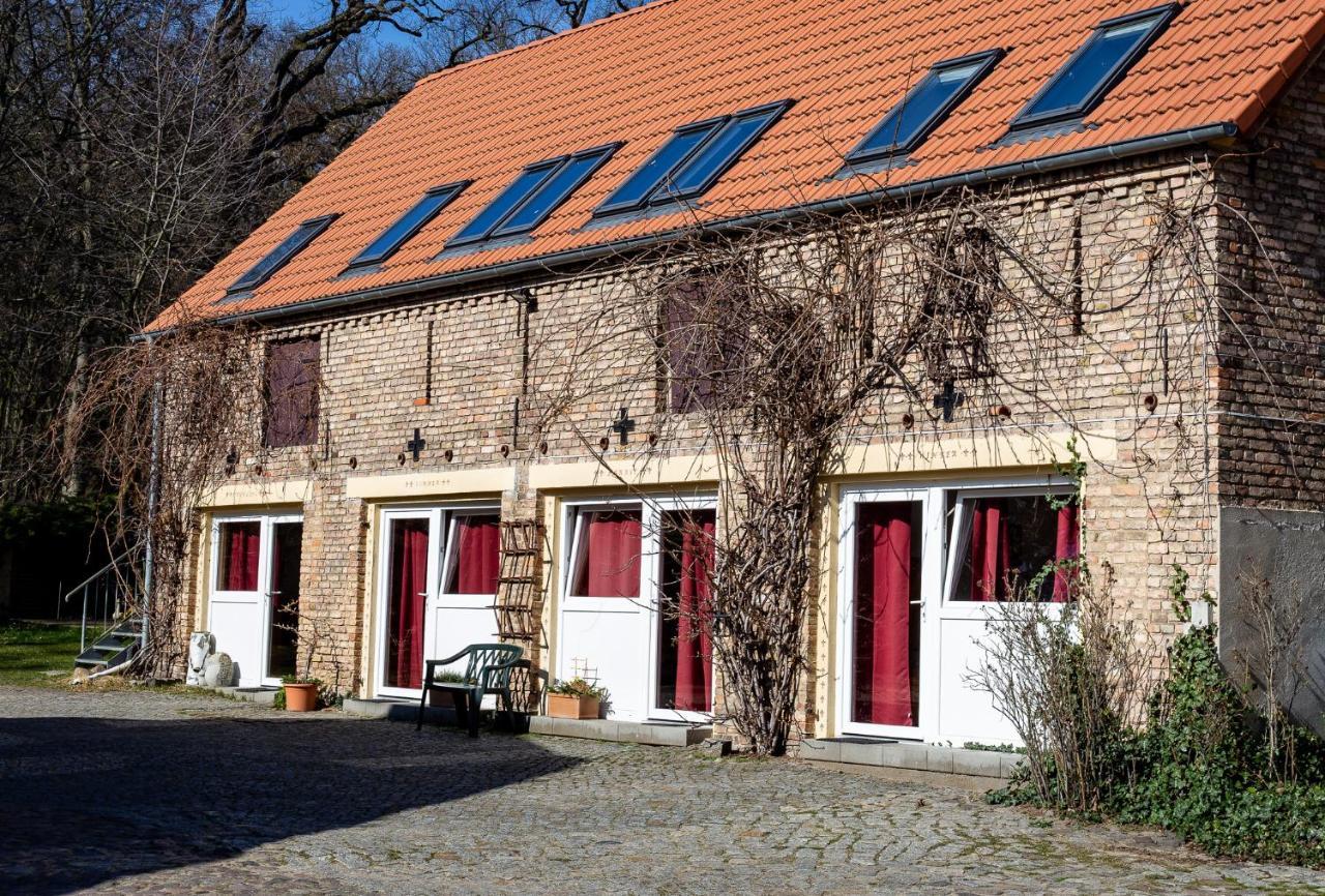 Landhof Potsdam Hotel Exterior photo